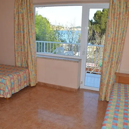 Neptuno 게스트하우스 2*