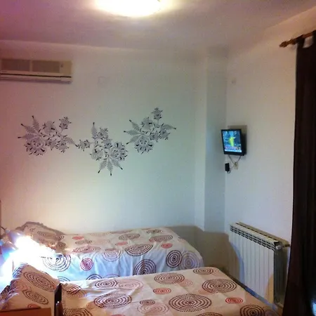 Neptuno 게스트하우스 2*